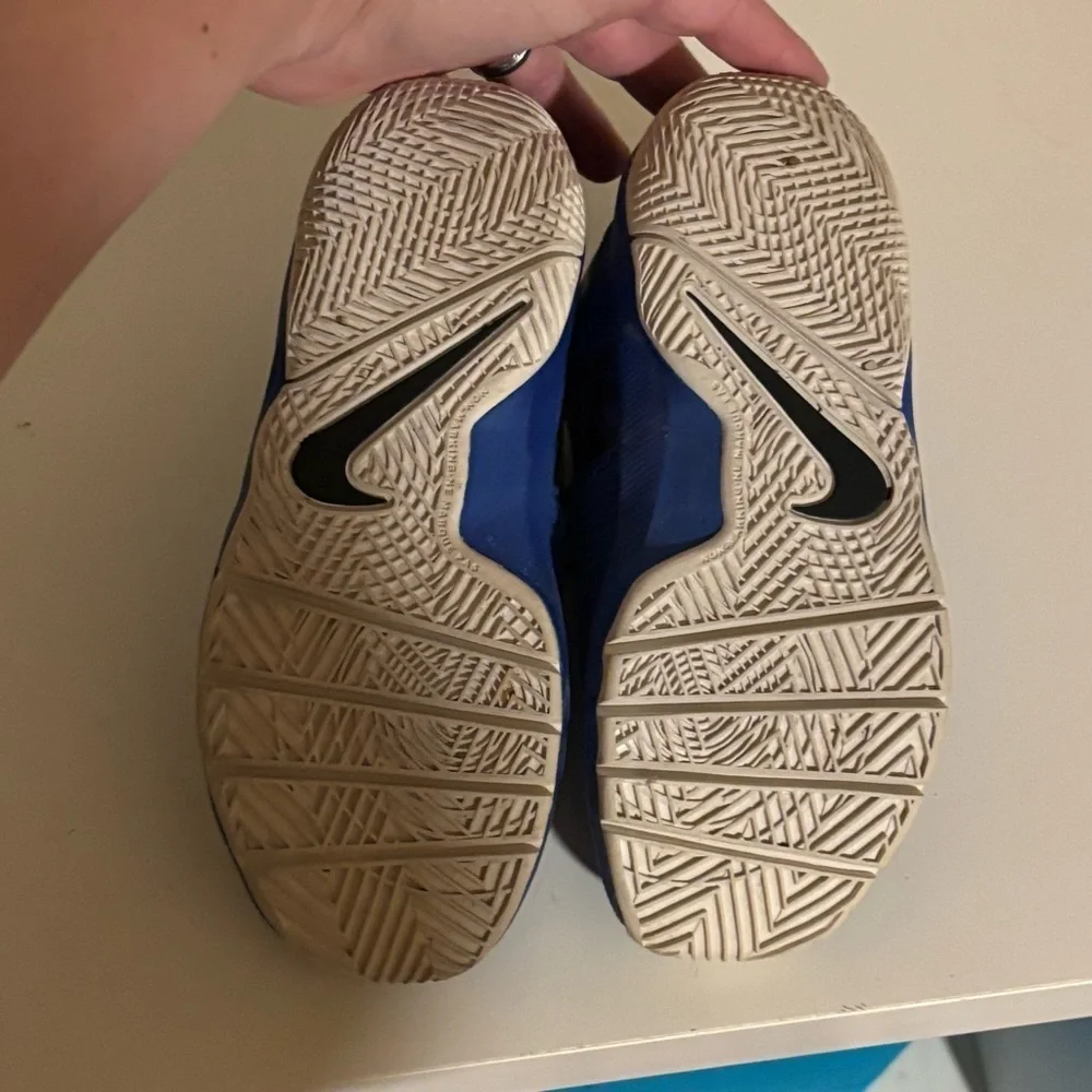 Nike Low Top Hustle Quick Basketball Shoes Blue Sz 13